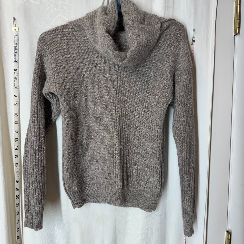 Vintage Crescendo Women's Turtleneck Sweater